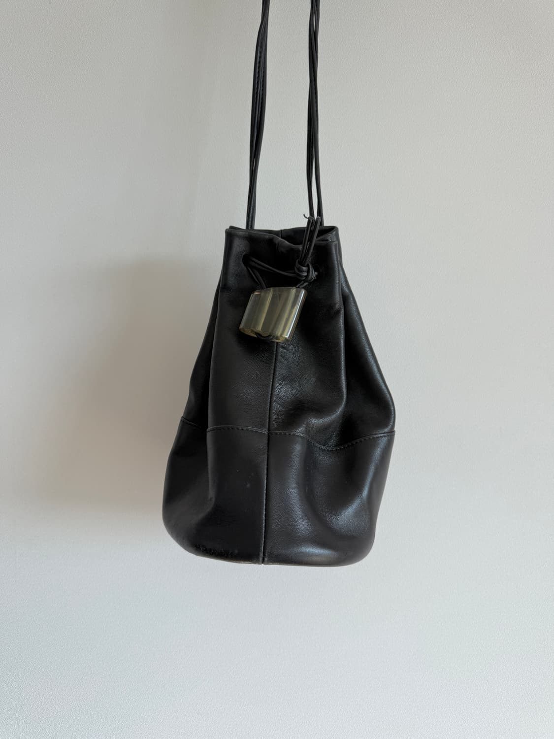 아카이브앱크(Archivepke) 레더 복조리백 상품이미지1