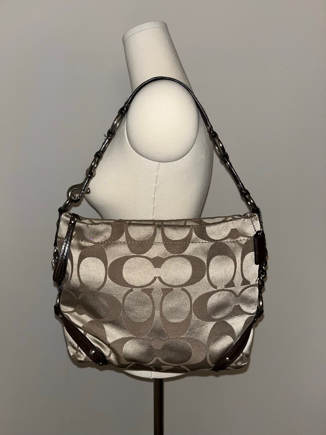 Coach Baggy Square Shoulder Bag 상품이미지2