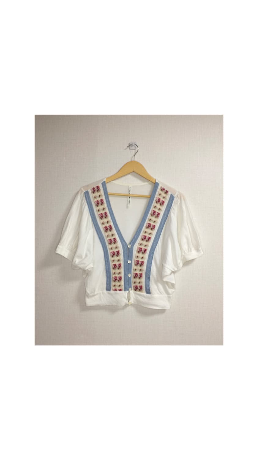 스나오쿠와하라 화이트 플로럴 가디건 상품이미지1