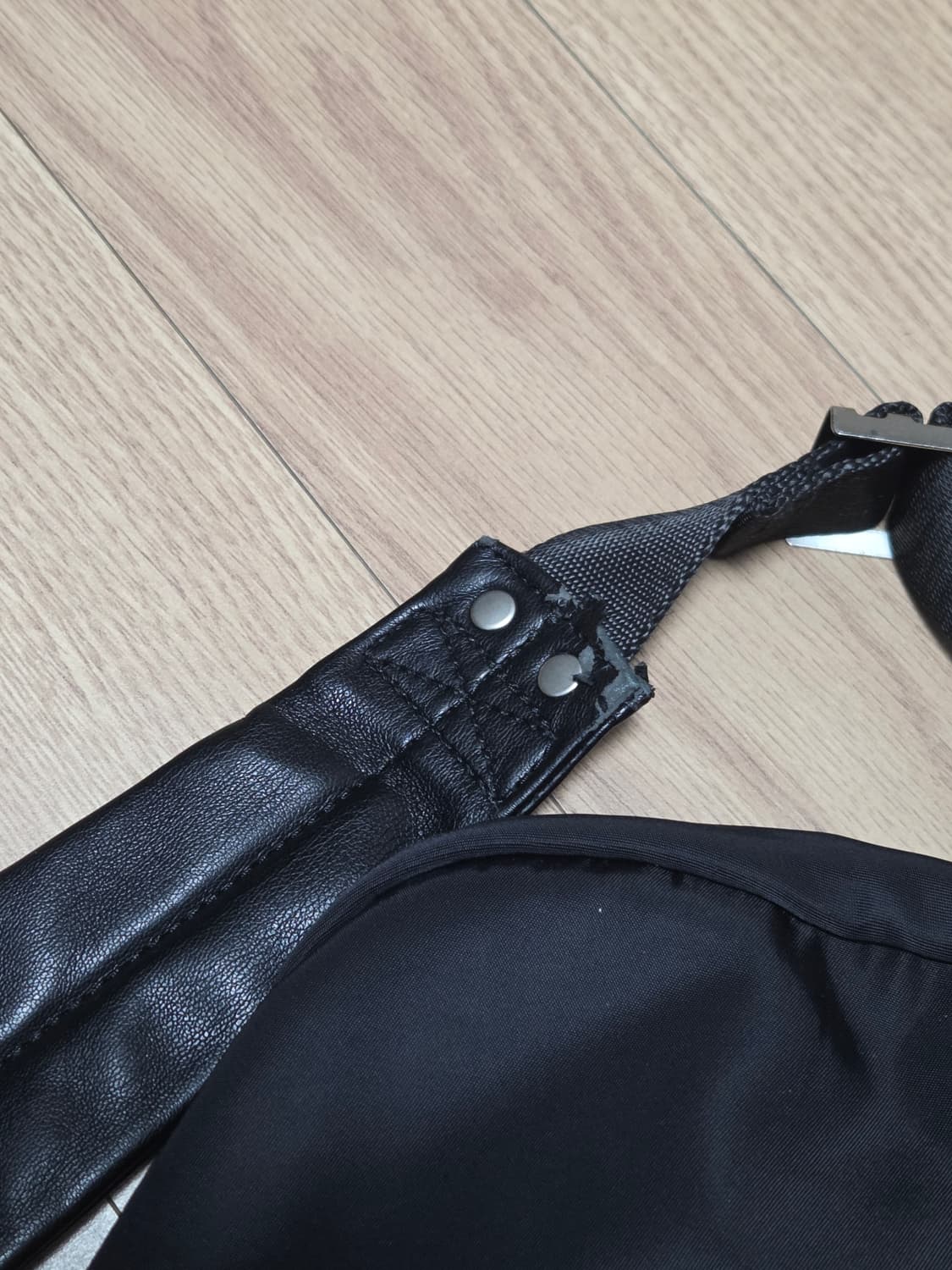 메종미네드 BUCKLE STRAP HOBO BAG 상품이미지4