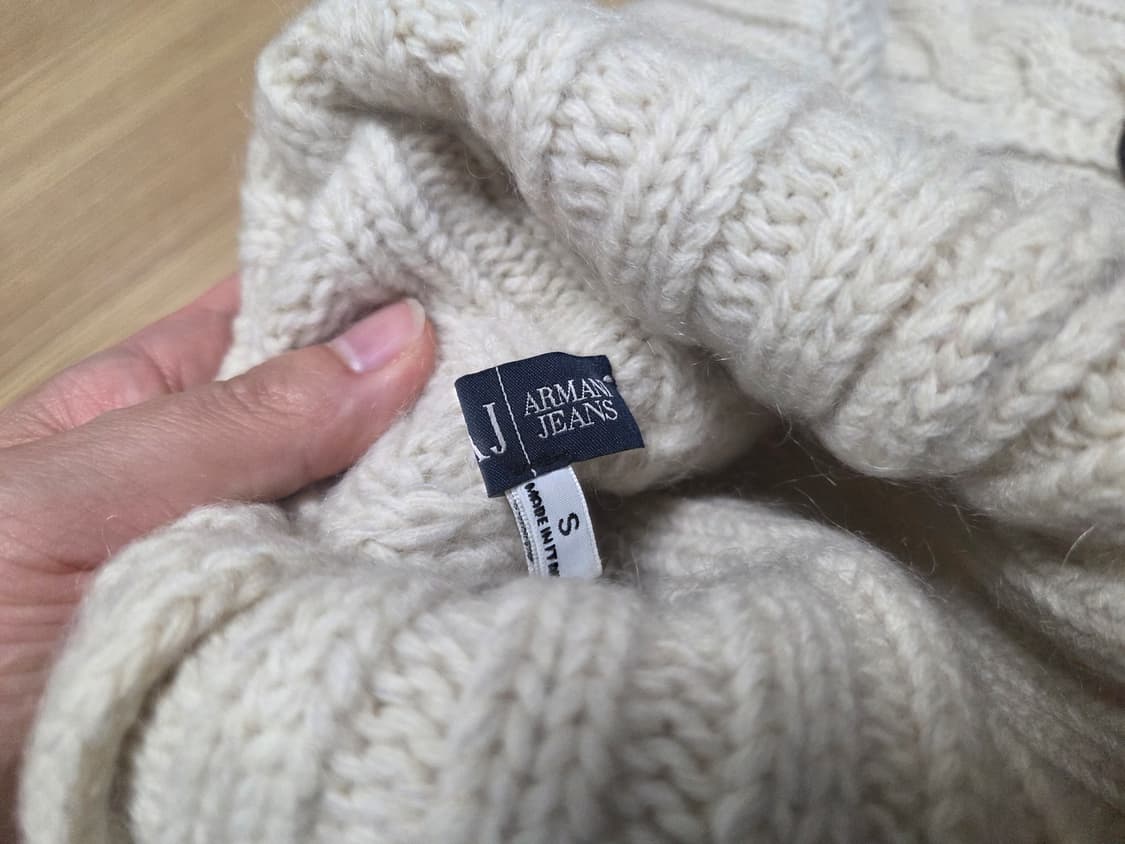 아르마니 진 터틀넥 케이블 니트 케이프 판초 상품이미지3