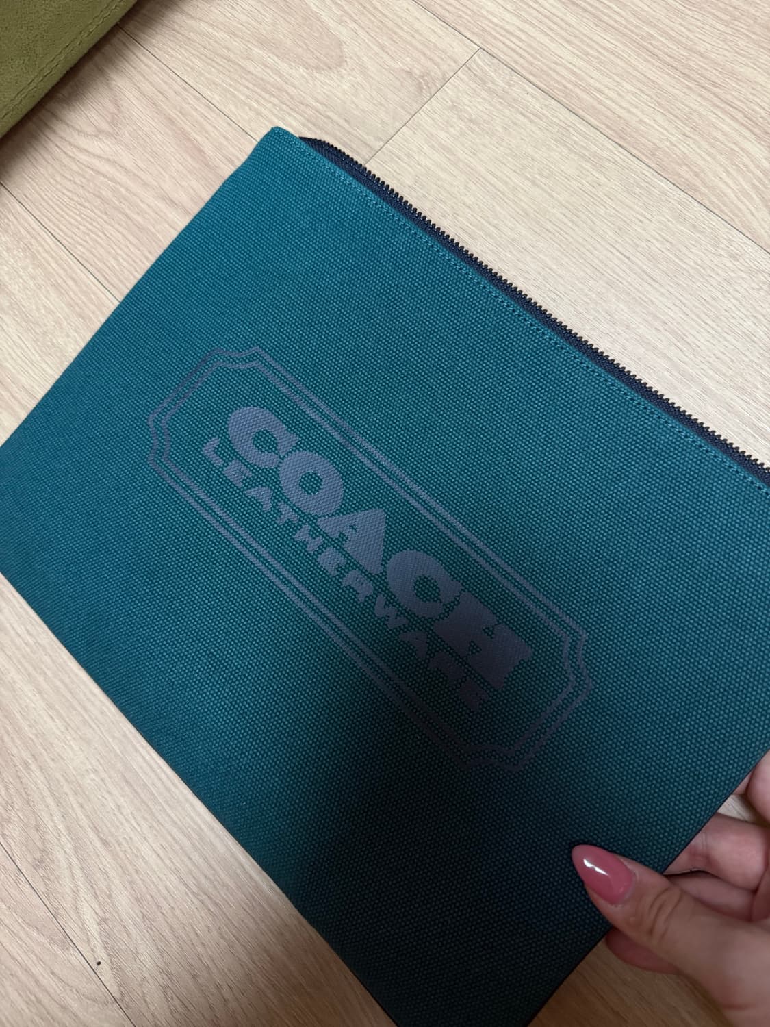 coach 클러치 상품이미지1