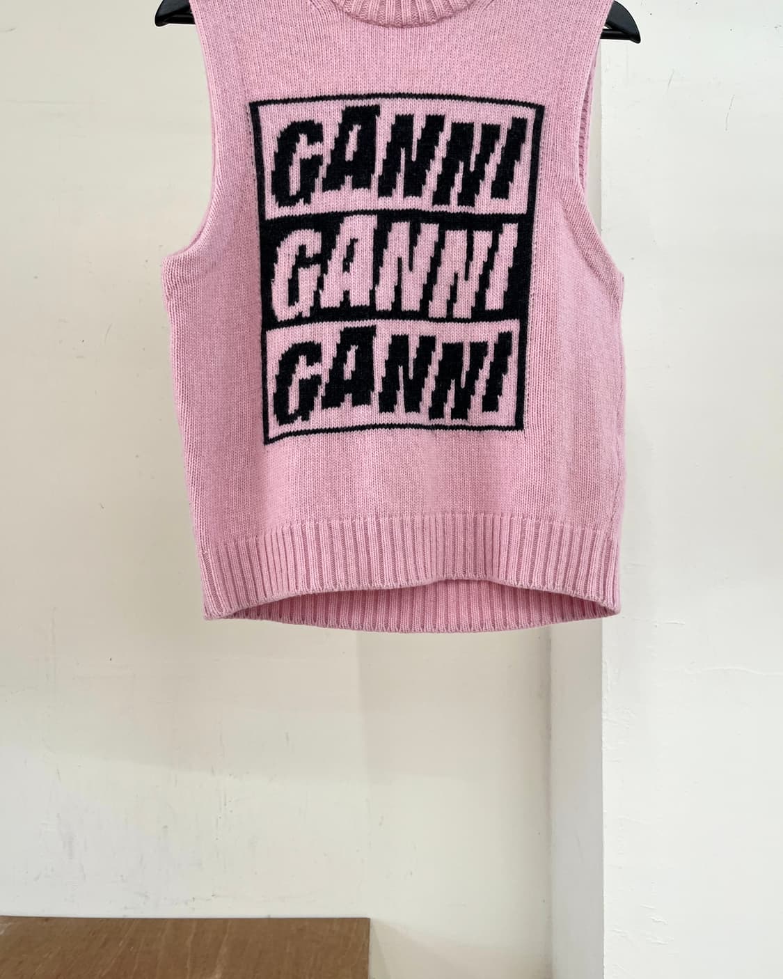 가니 핑크 로고 니트 그래픽 우븐 베스트 상품이미지4