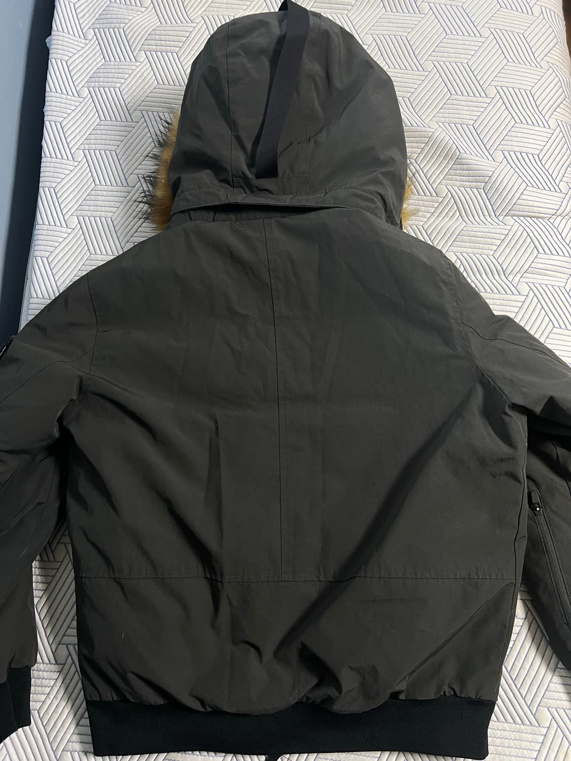 내셔널지오그래픽 타루가 RDS 덕다운 숏패딩 L 차콜(다크그레이) 상품이미지5