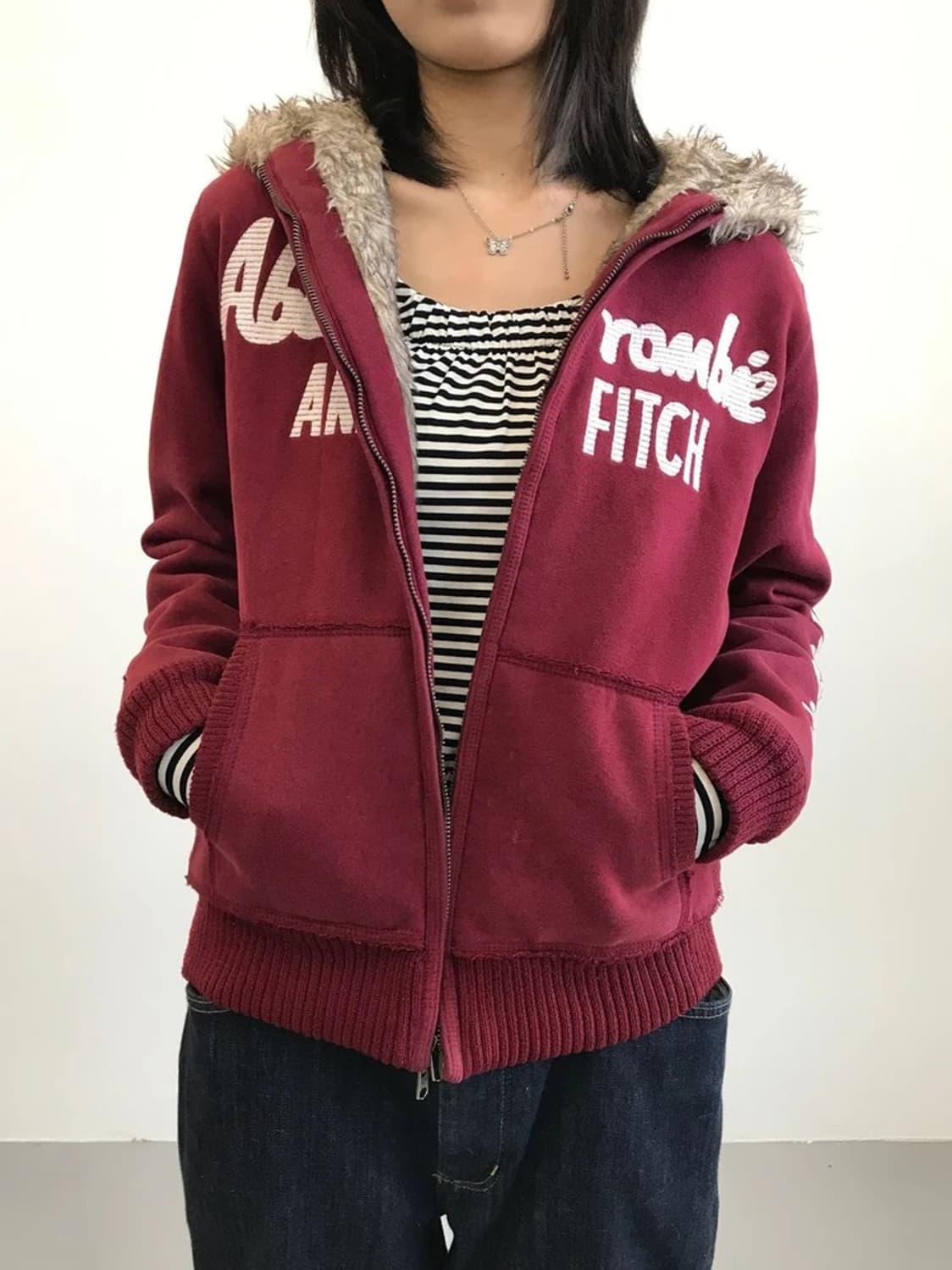 Abercrombie Wolf Logo Fur Lined Hoodie 상품이미지2