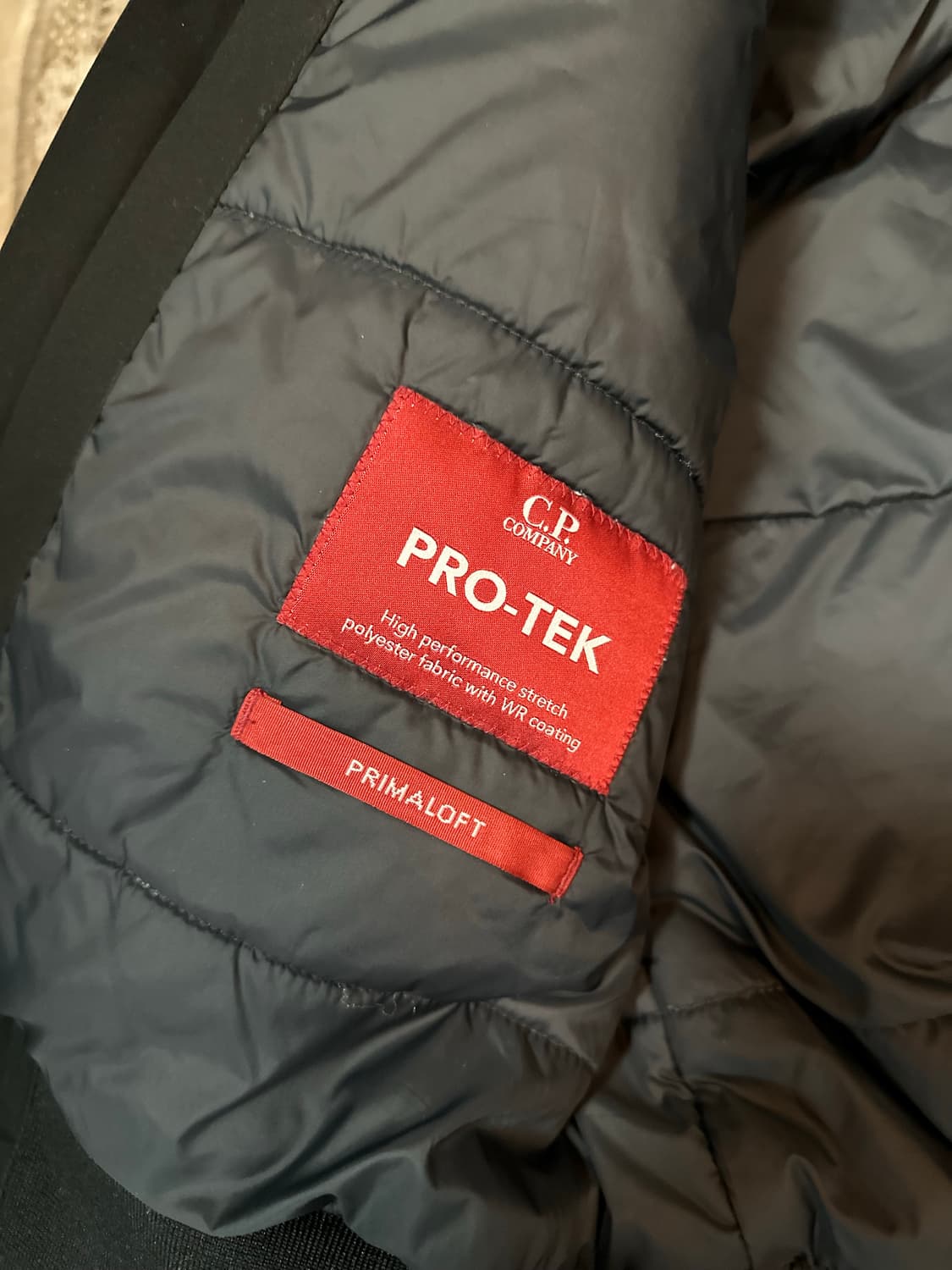 CP 컴퍼니 Pro-Tek 패딩 자켓 24년씩 블랙 S(90) 상품이미지8