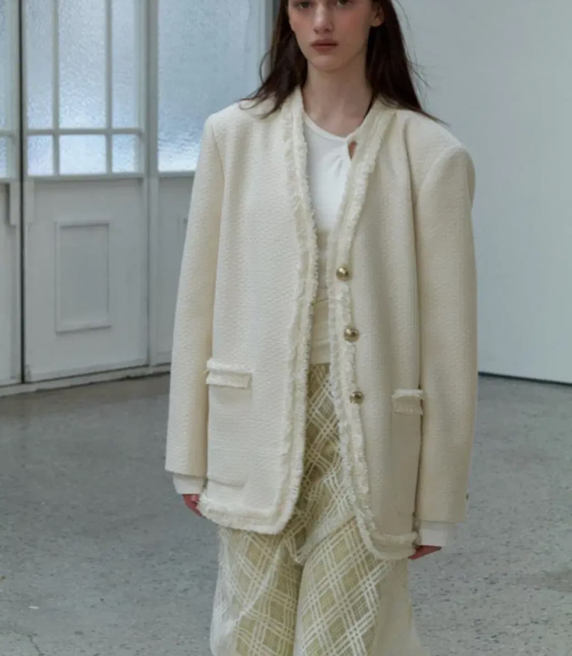 쏘이르 브이넥 트위드 자켓 - IVORY, BLACK 상품이미지1