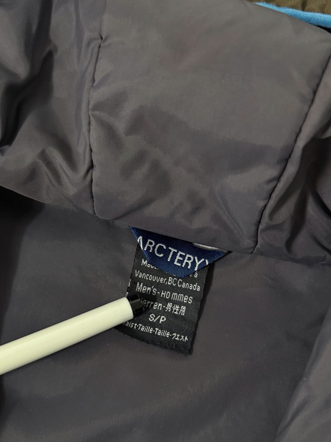 아크테릭스 루즈핏 00‘s 아톰 LT 카키 후드 자켓 상품이미지7