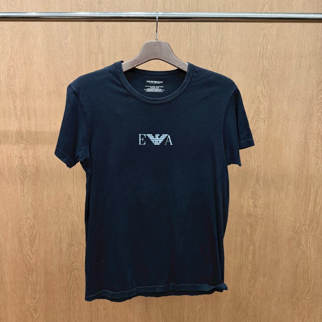 엠포리오 아르마니 라운드넥 반팔 티셔츠 로고 프린팅 디테일 블랙 상품이미지2
