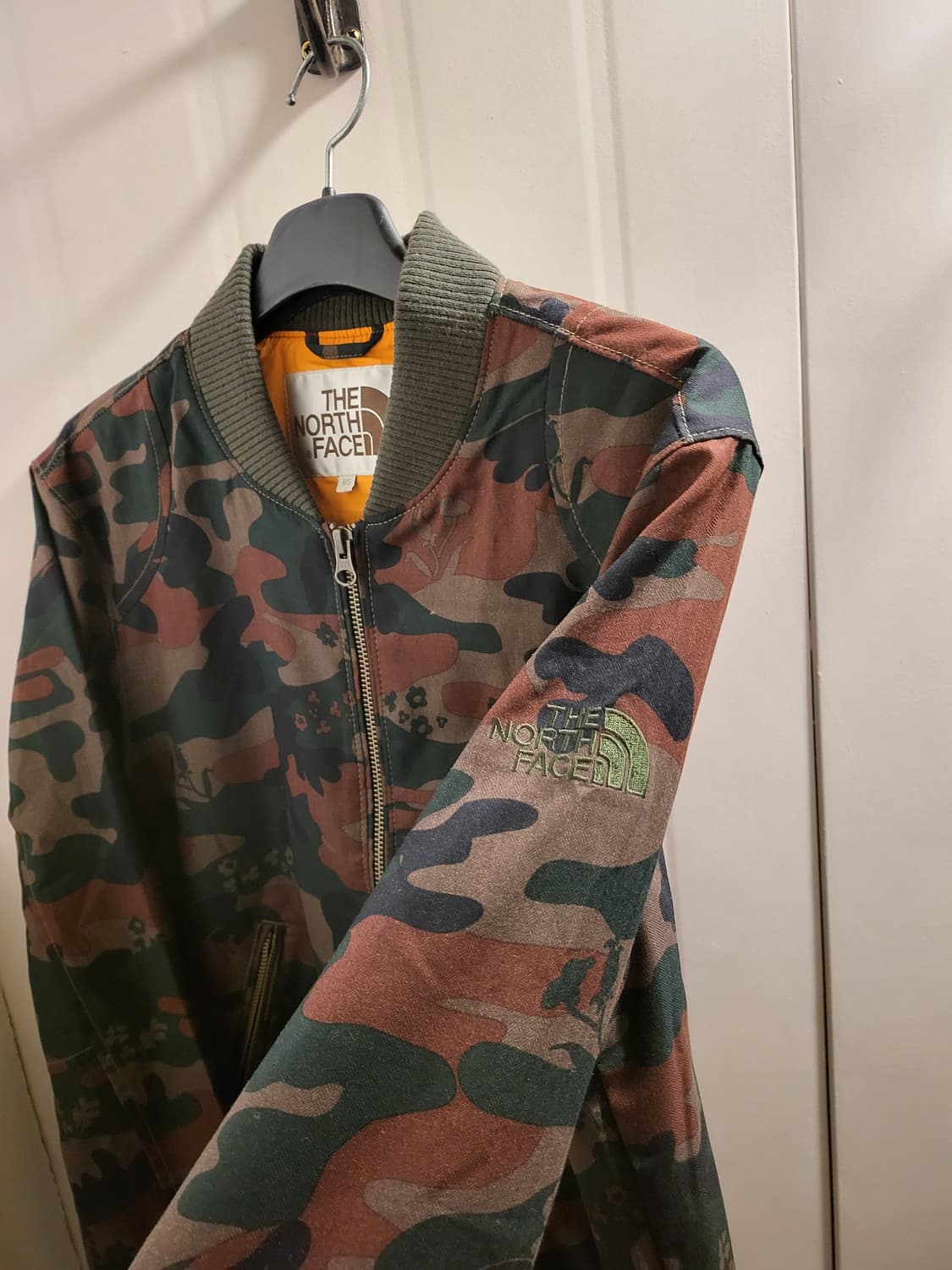 [85]노스페이스 카모 봄버 자켓  상품이미지3