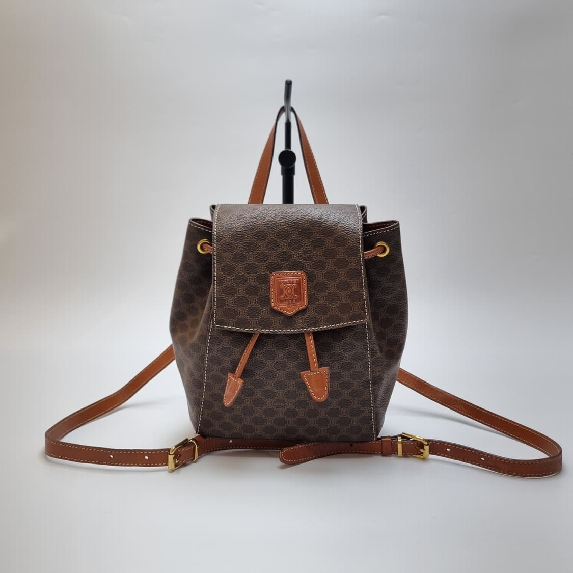 셀린느 CELINE 마카담 백팩 미니 (최상급, 희소사이즈) 상품이미지1