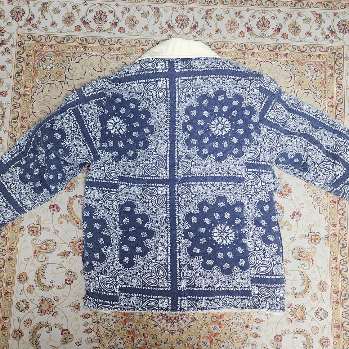 멘들스 꾸뛰르 페이즐리 양털 누빔 자켓 프리 상품이미지2