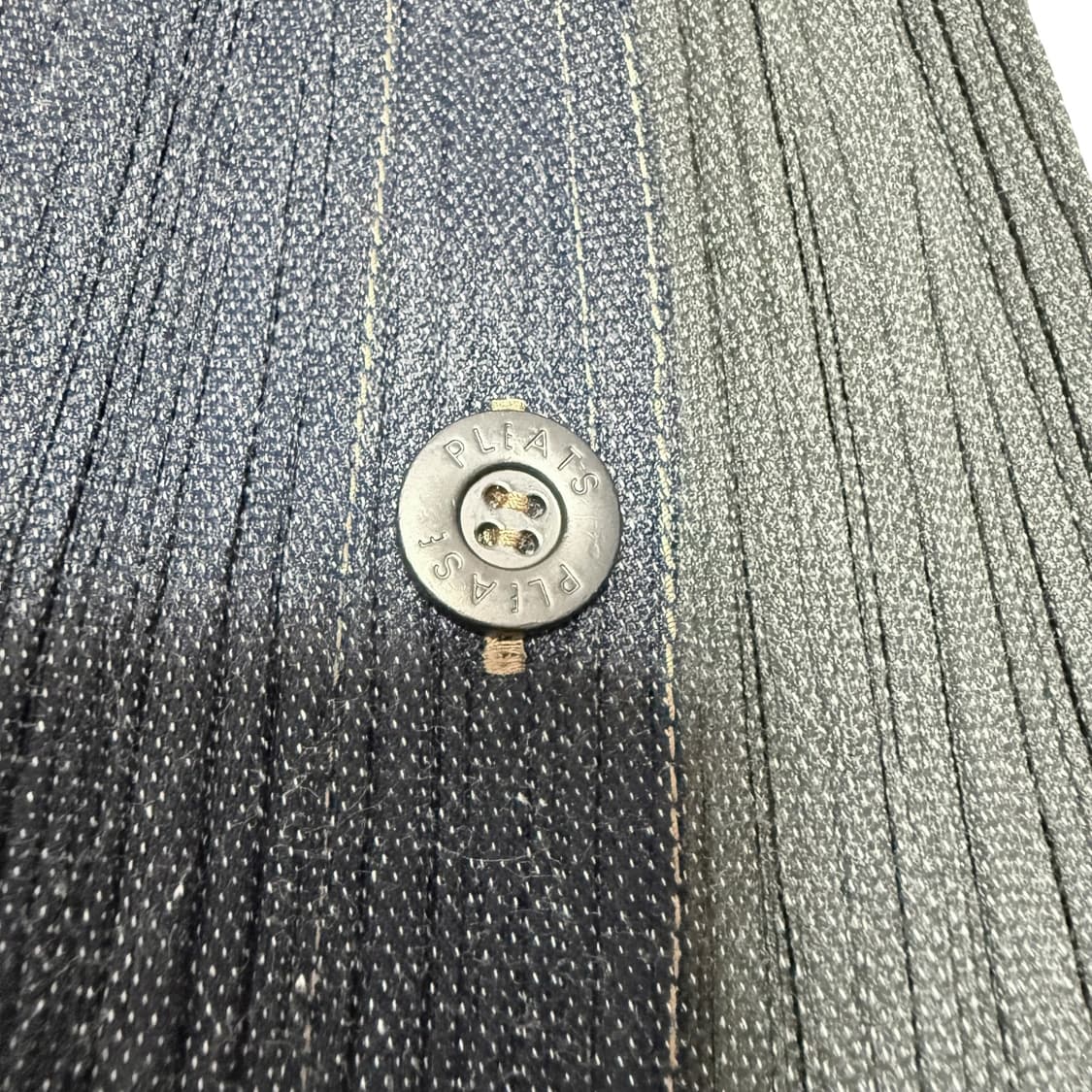 이세이미야케 플리츠플리즈 데님 포켓 미디스커트 상품이미지5