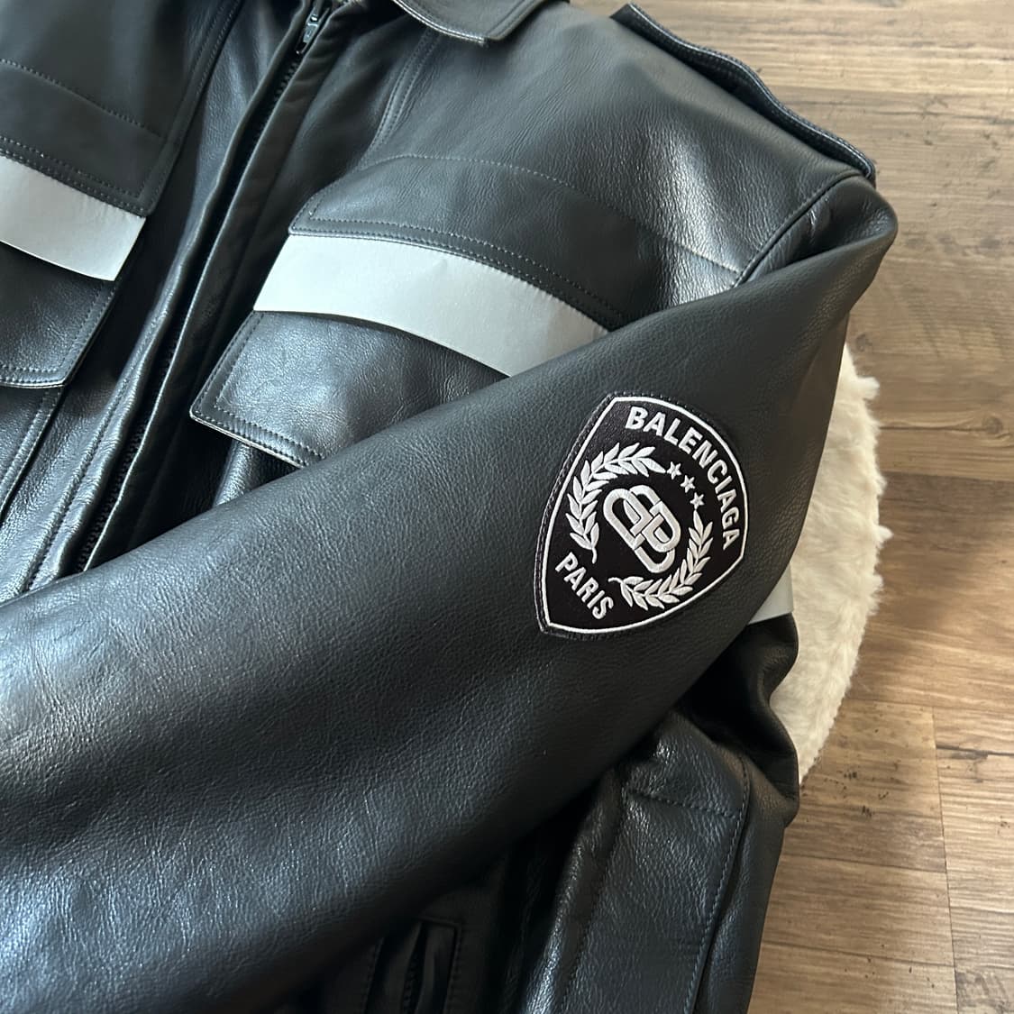 발렌시아가 파리 유니폼 레더 자켓 상품이미지7