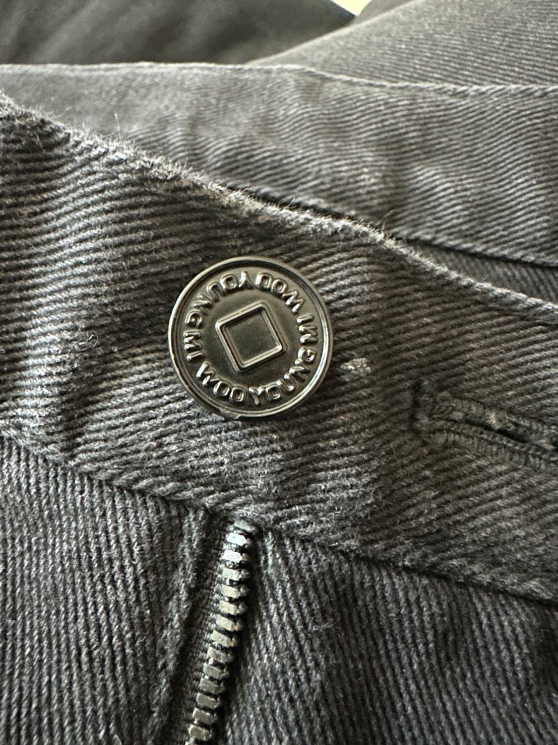 우영미 롱스트레이트 체크 블랙 데님 팬츠 상품이미지7