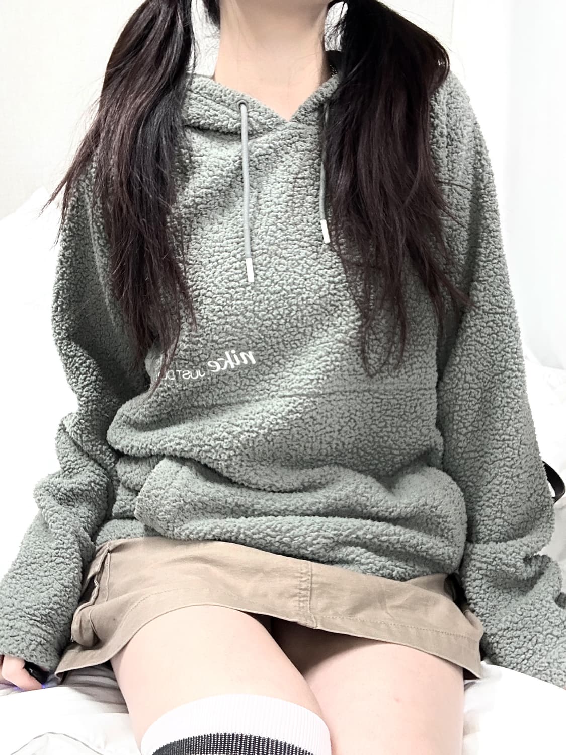 나이키 자수로고 그레이 뽀글이 후드 상품이미지2