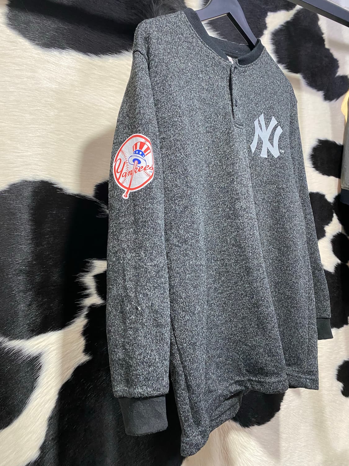 Yankees 로고디테일 헨리넥 맨투맨 상품이미지3