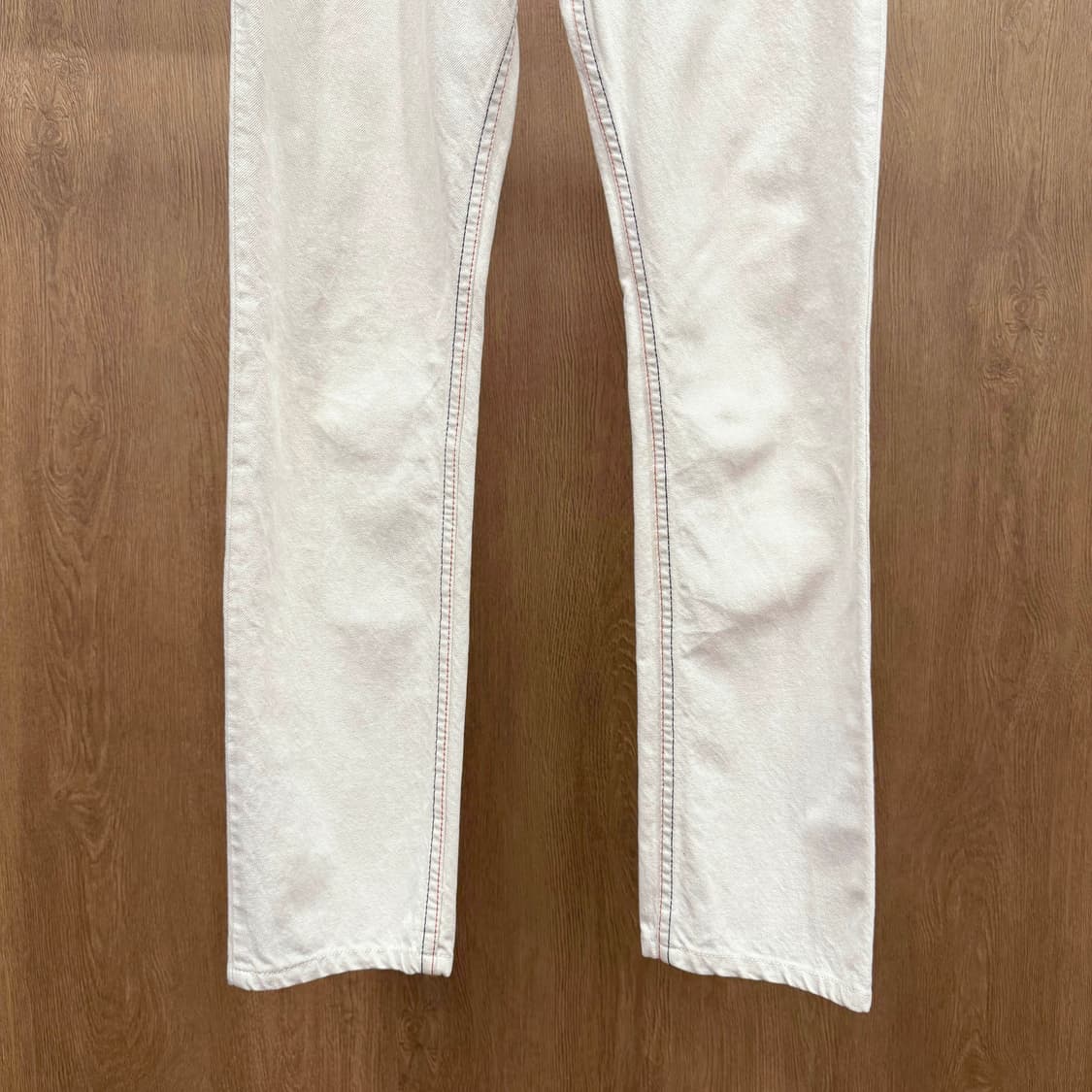 알렉산더 맥퀸 코튼 데님 팬츠 레드 더블 스티치 디테일 아이보리 상품이미지5