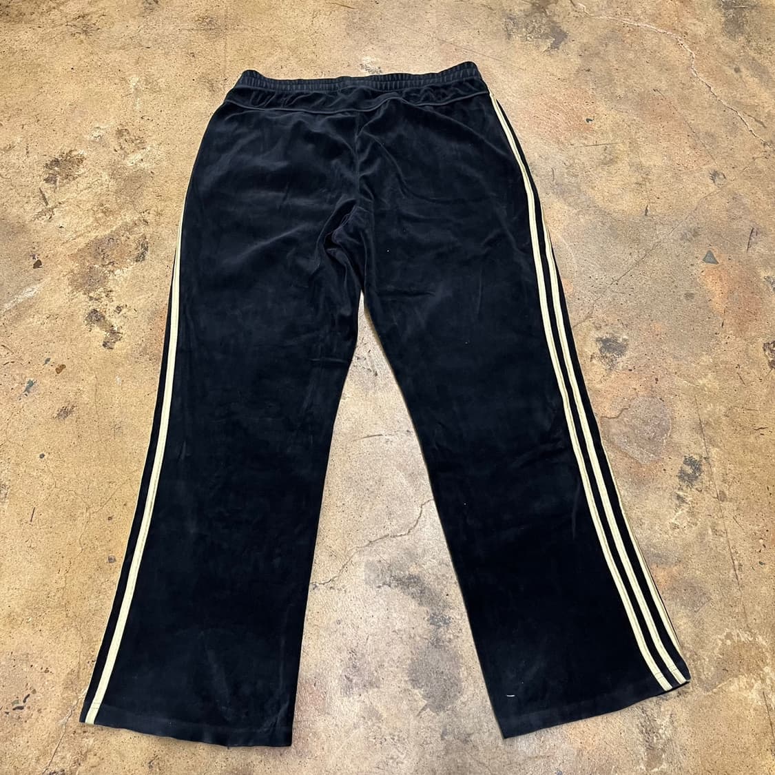 [정품/105] 아디다스 벨벳 검금 트랙 바지 블랙  상품이미지3