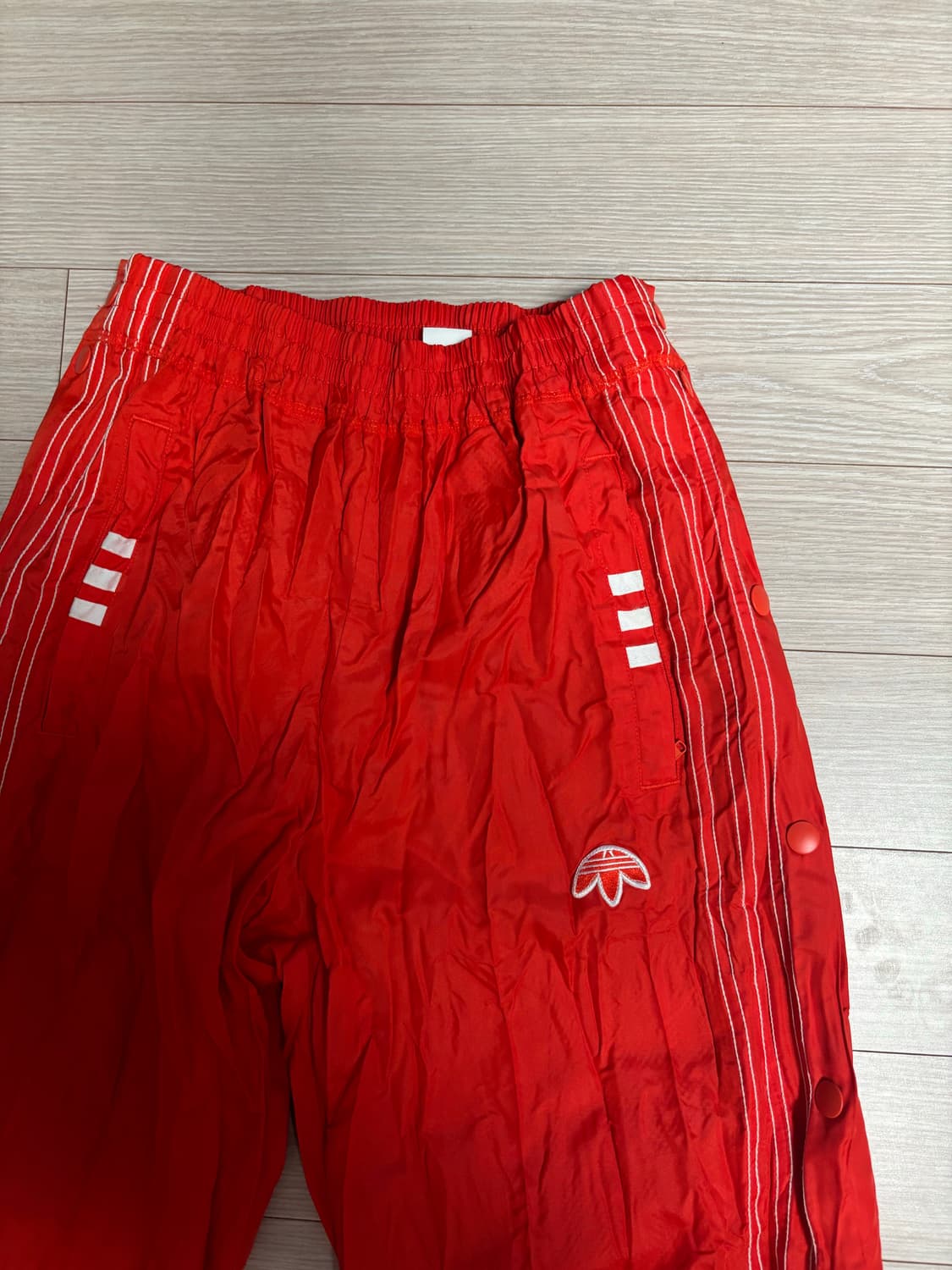 아디다스x 알렉산더왕 쭈글이 팬츠 판매합니다. 상품이미지2