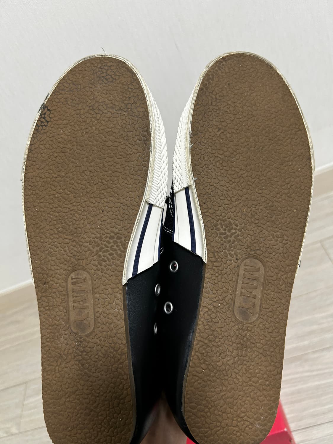 메종 미하라 야스히로 x 나이젤 카본 레더 상품이미지8