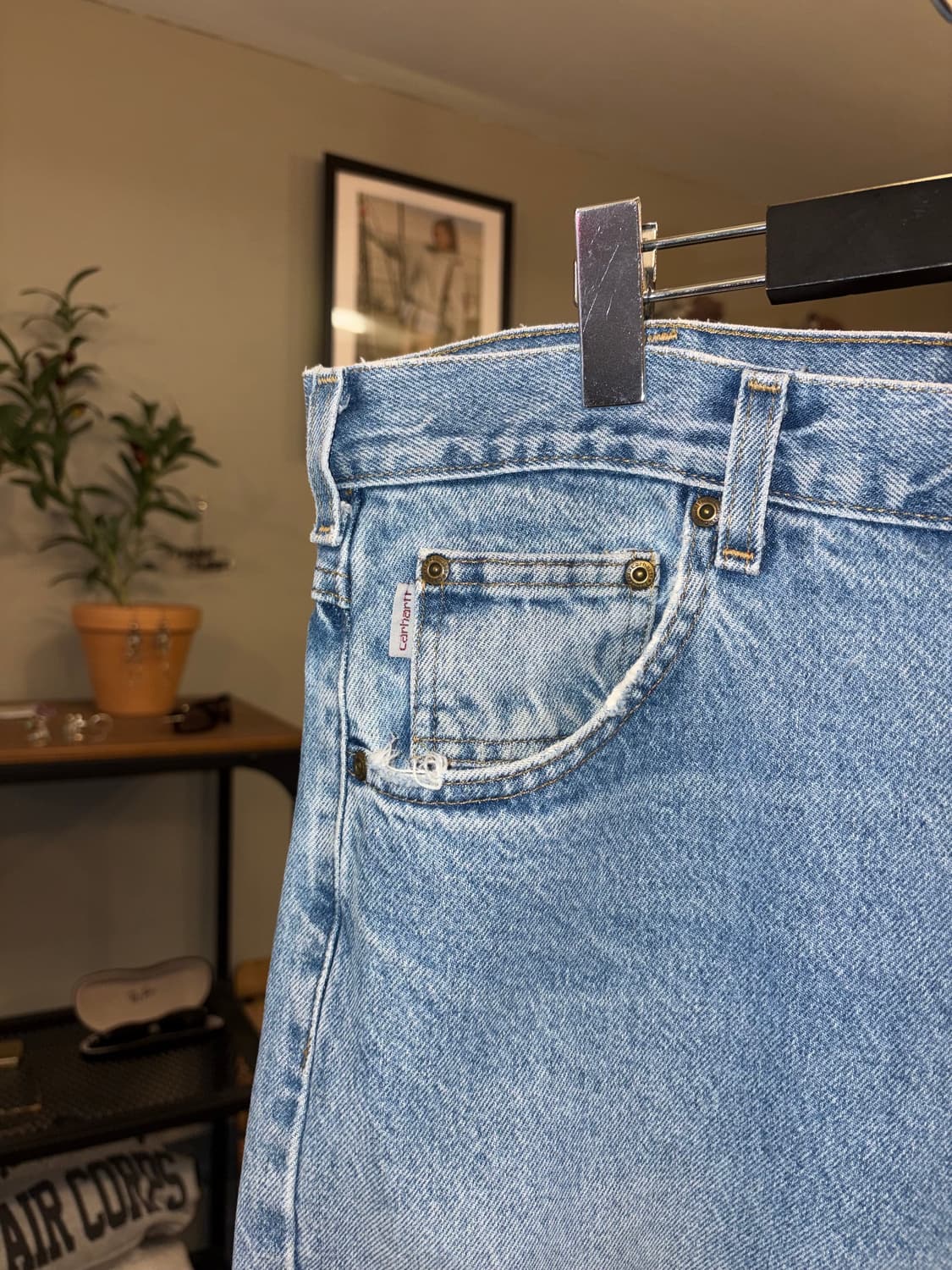 00’s Carhartt cracked washed denim pants 상품이미지7