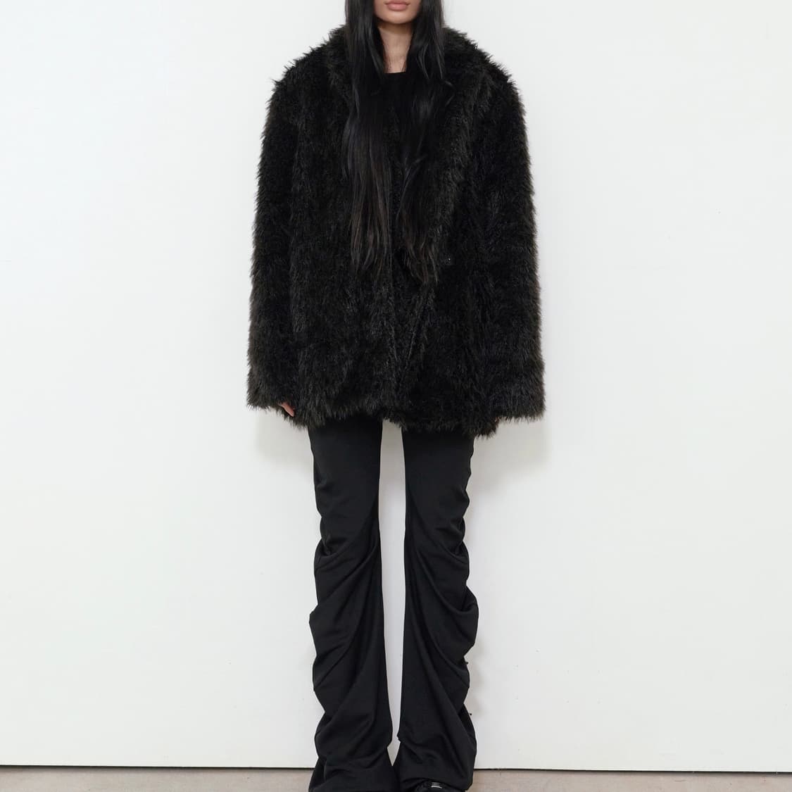 보헤미안서울 퍼 하프 코트 퍼자켓 블랙 상품이미지4