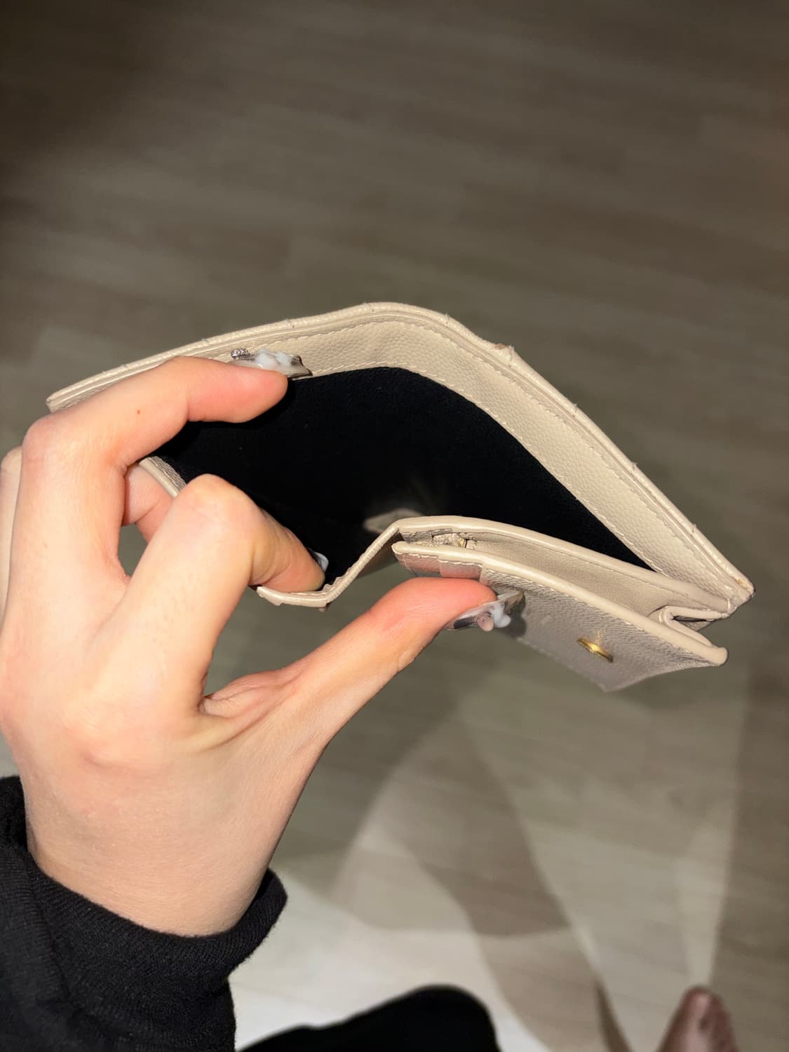 생로랑 금장 모노그램 여성 코인 반지갑 베이지 상품이미지6