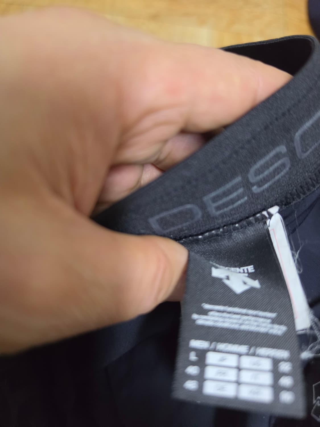 데상트기능성반바지 L 상품이미지3