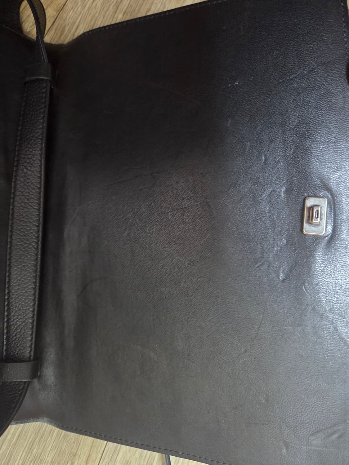 발렌시아가 카 플랩,크로스백 블랙 상품이미지7