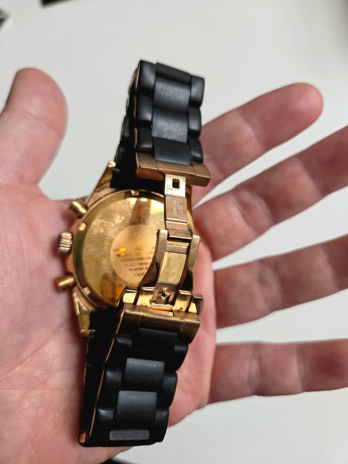 엠포리오 아르마니 AR5905 금장 우레탄 시계 상품이미지3