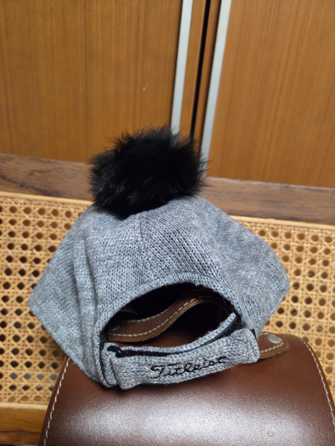 타이틀리스트 [아쿠시네트 정품] 여성  방울 니트 모자 (그레이) 상품이미지4