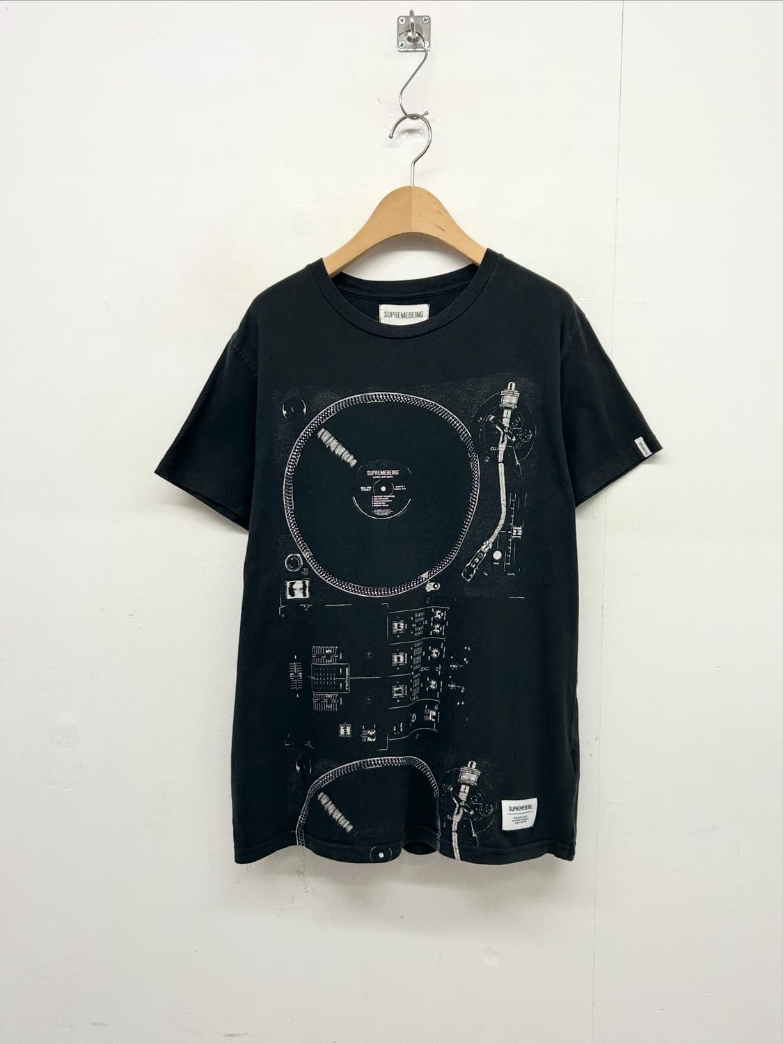Supremebeing 턴테이블 반팔 티셔츠 블랙 상품이미지1