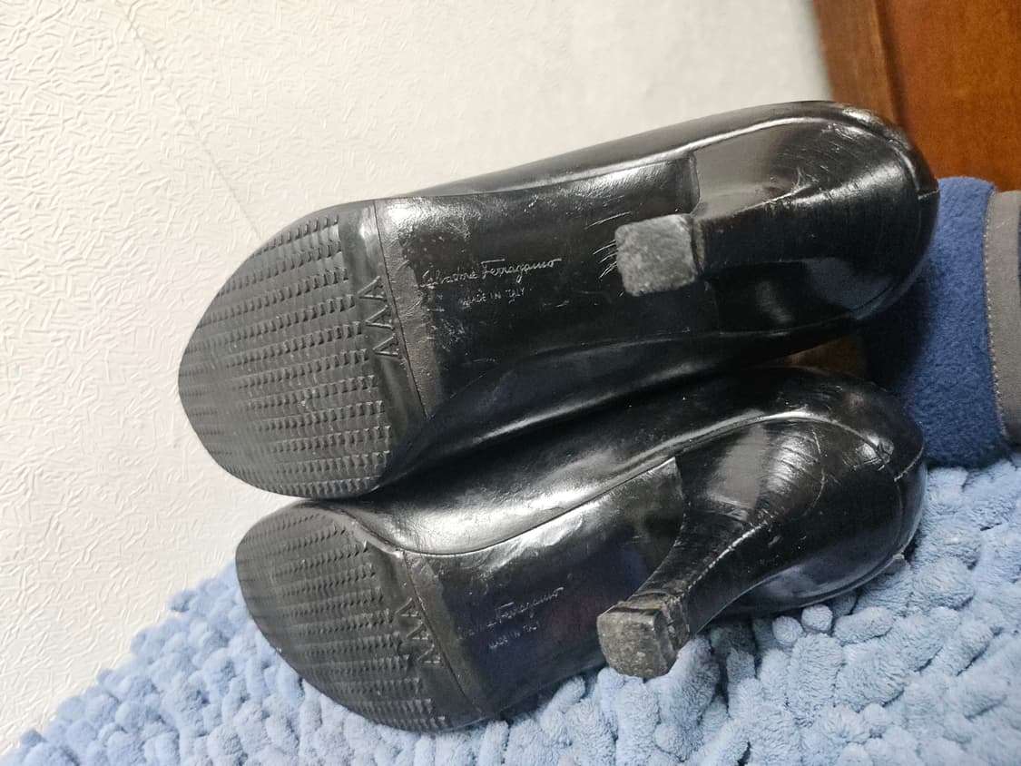 페라가모 블랙 로퍼 펌프스  5  굽7 상품이미지7