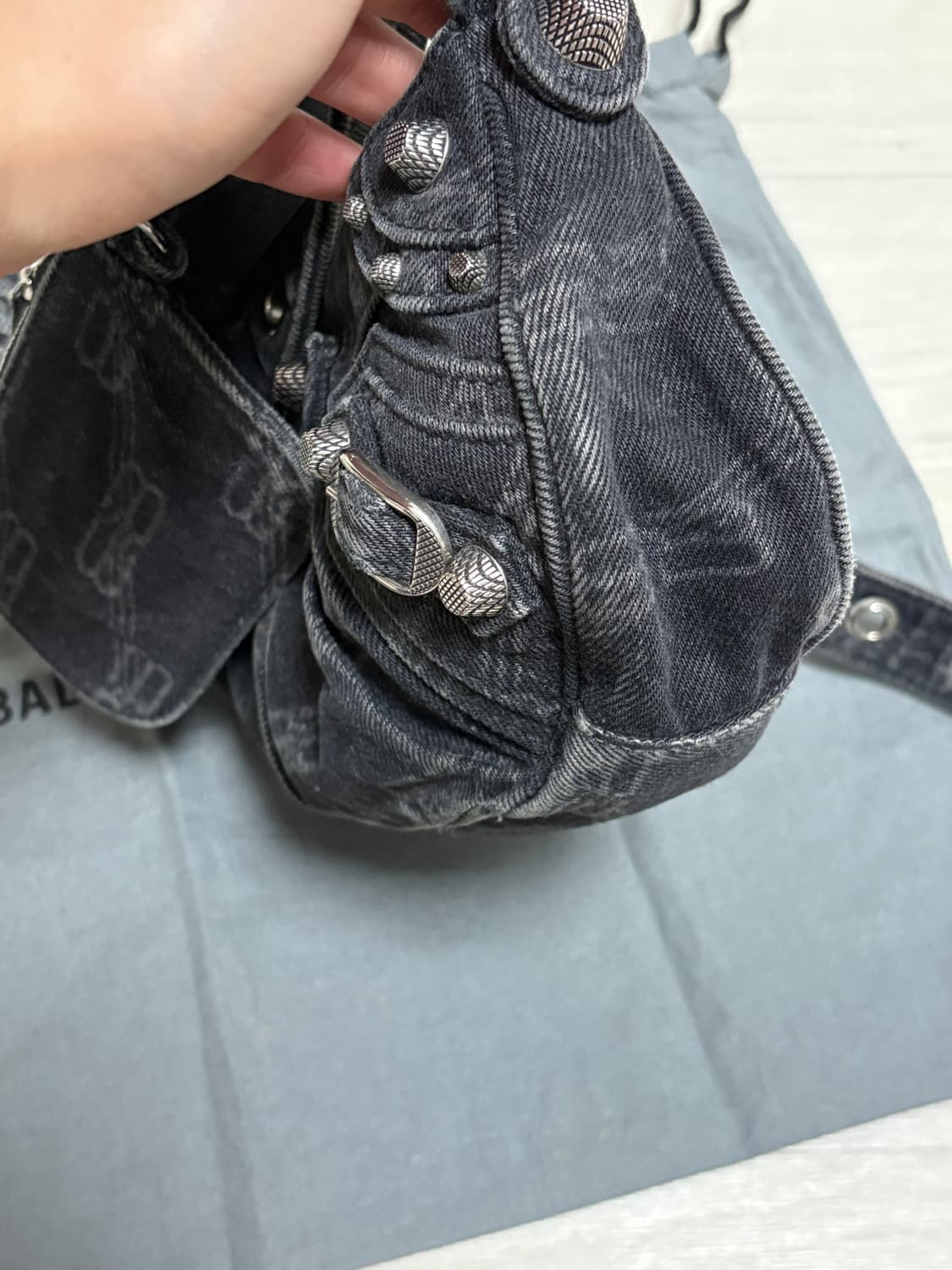 발렌시아가 르카골 백 블랙 데님  상품이미지7