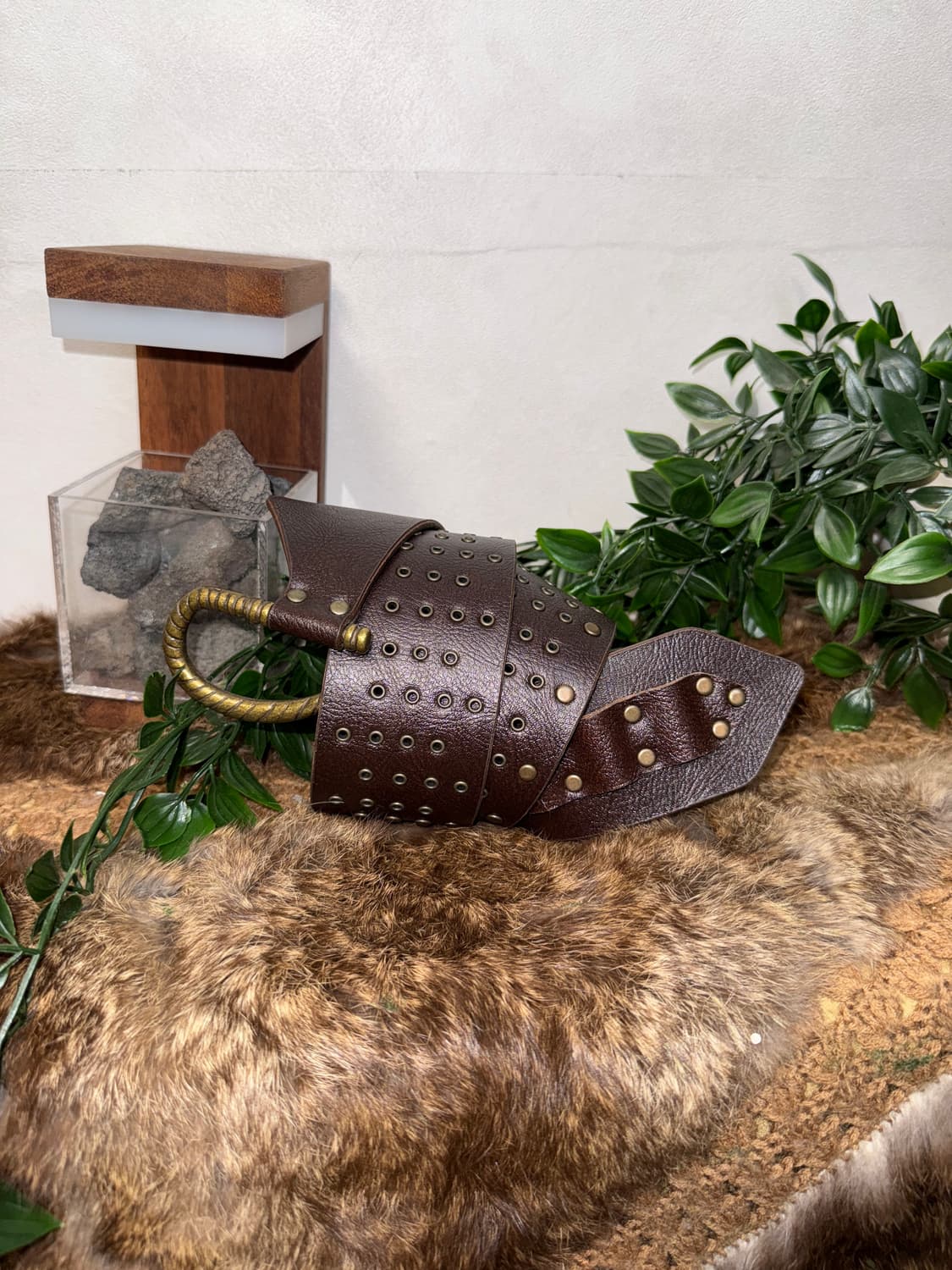 Dark brown bold stud punching hook belt 상품이미지1