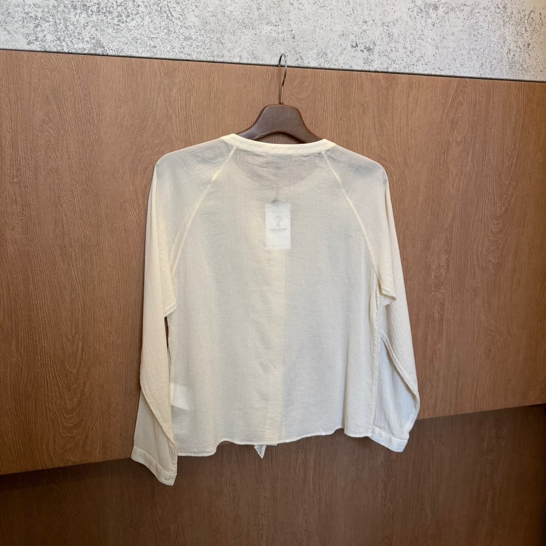 빈티지 블라우스 밴드 카라 셔링 라인 디테일 레귤러핏 아이보리 상품이미지2