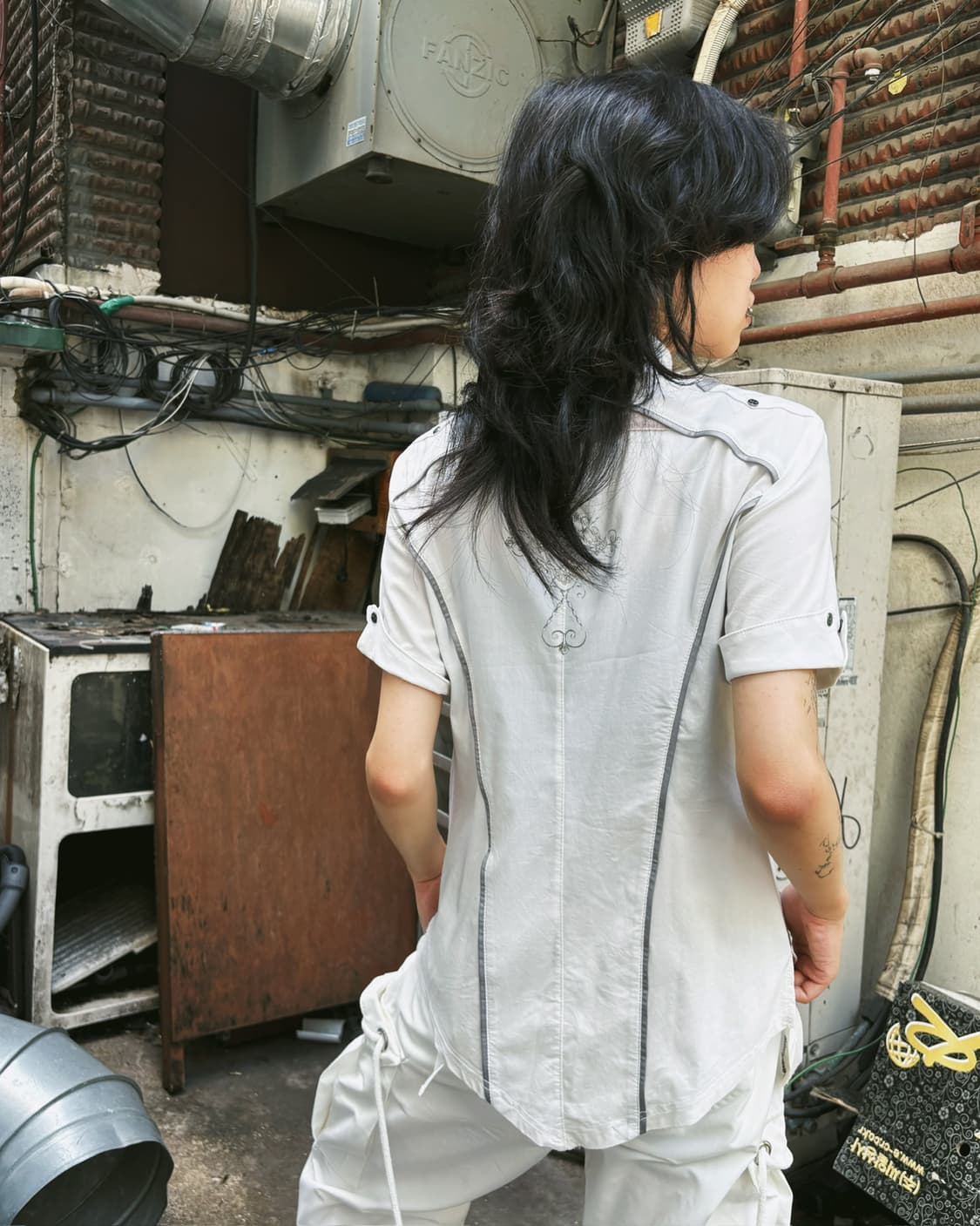 오즈온 고딕 넥 버클 디테일 셔츠 상품이미지5