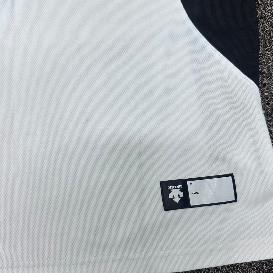 데상트 반팔티셔츠 110(2XL) 상품이미지4