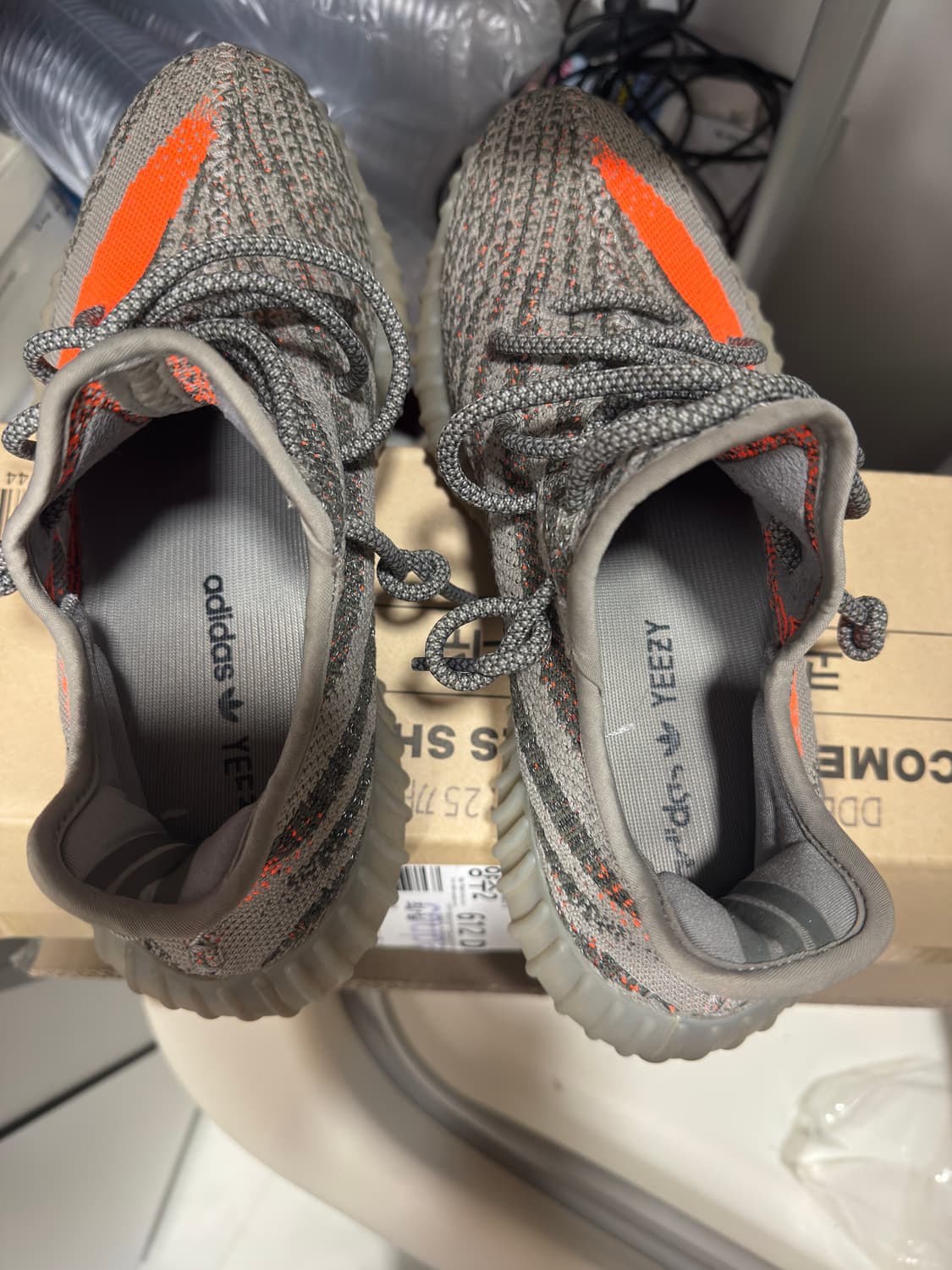 이지부스트 350 V2 벨루가 270 상품이미지10