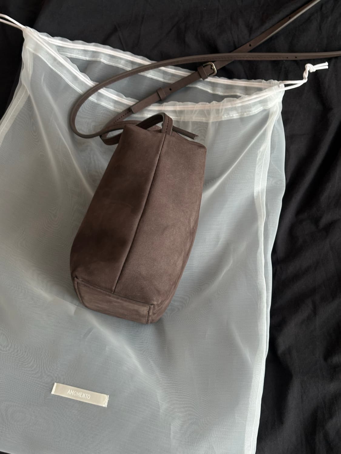 아모멘토 cubo bag small 스웨이드 가방 상품이미지6