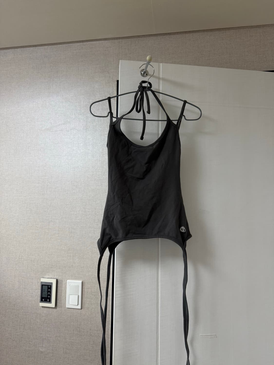 코이세이오 HALTER STRAP SLEEVELESS CHARCOAL 상품이미지2