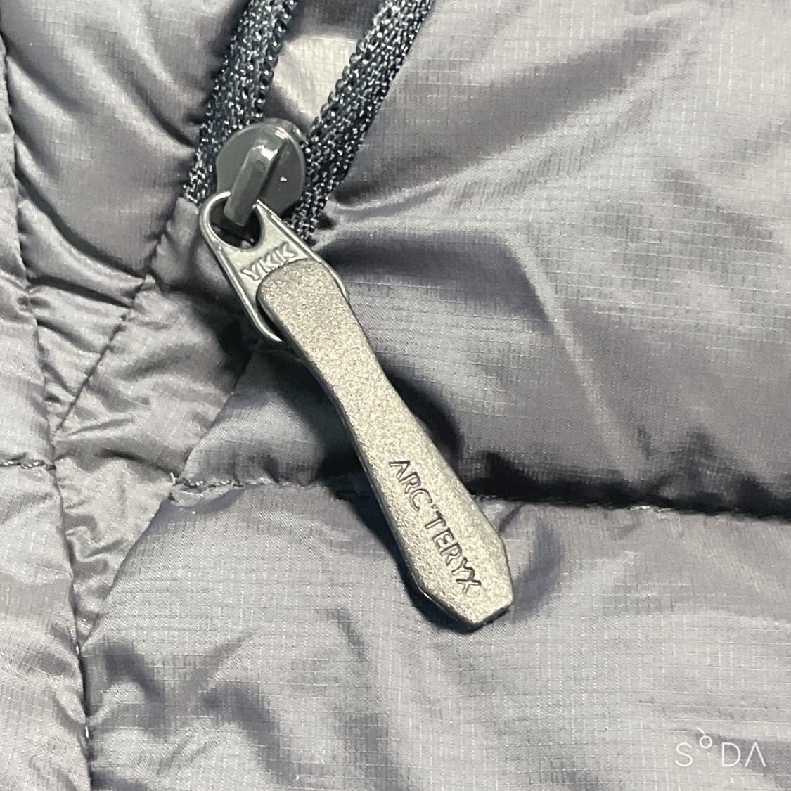 아크테릭스 후드 경량패딩 네이비 xa 상품이미지4