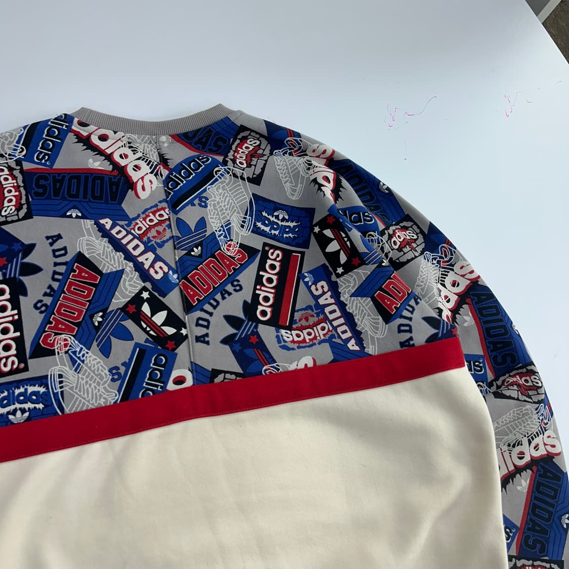 Adidas 아디다스 니고 콜라보 블루그레이 패턴 나그랑 맨투맨 상품이미지9