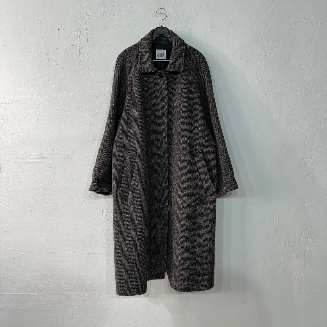 스튜디오톰보이 헤링본 롱코트 FREE 상품이미지1