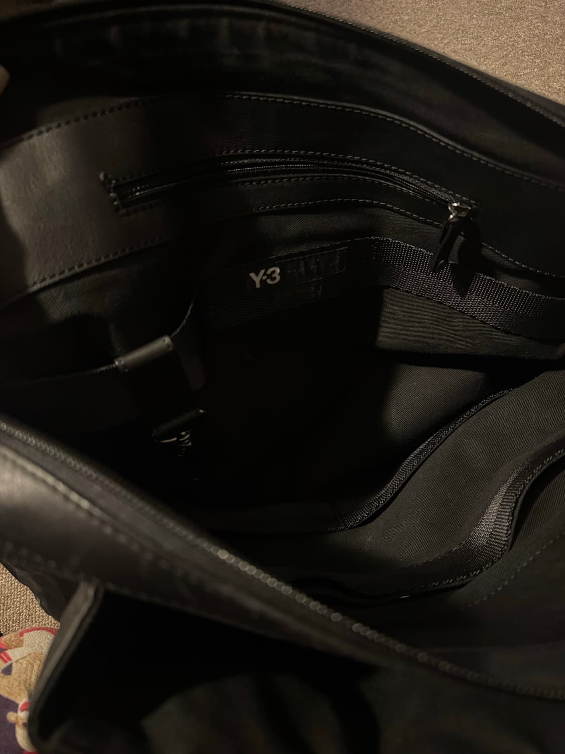 Y-3 레더 토트백 상품이미지2