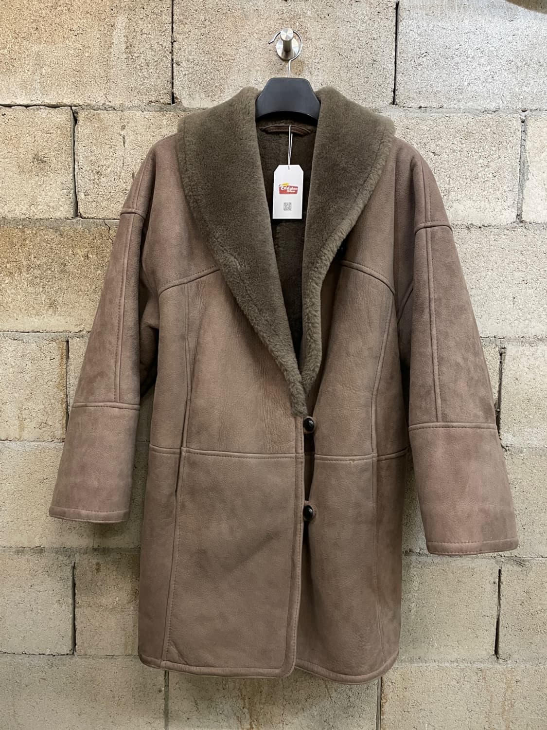 버버리 양가죽 무톤 코트 상품이미지1