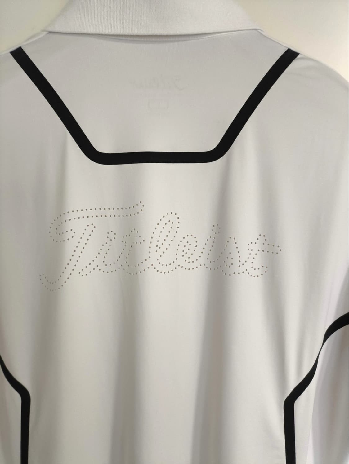 100 타이틀리스트 투어핏 백펀칭 폴로셔츠 골프복 상품이미지2