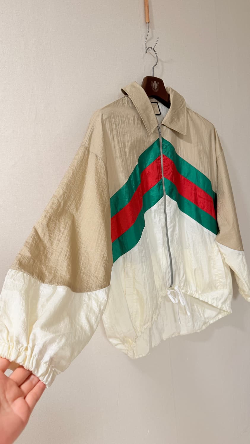 정품새상품) 구찌 GUCCI 20SS 셰브론 바람막이 M 정가 260만 상품이미지3