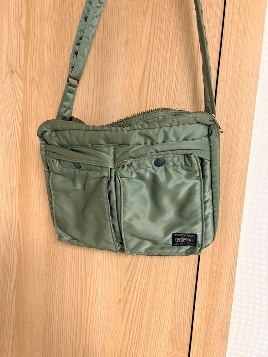 포터 탱커 숄더백 L 세이지 그린 상품이미지1